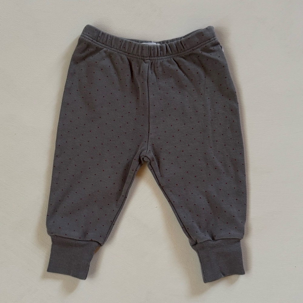 Oeuf Baby Pants – 0–3 Months – Charcoal with Burgundy Polka Dots